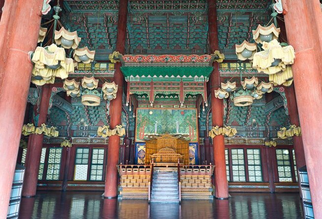Small-Group Royal Palace and Seoul City Tour (hotel pick-up) - The Blue House from the outside and Gwanghwamun guard timing