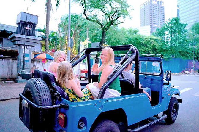 Small-group Saigon City Tour: 4-Hour Must-see Iconic Landmarks - Meeting Point Timing and Pickup in District 1, 3, and 4