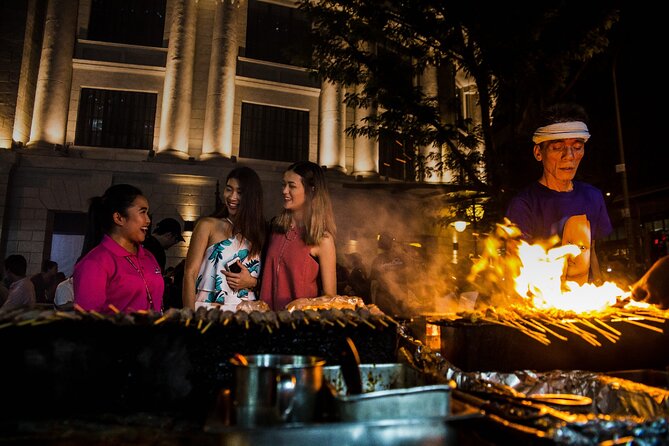Small Group: Singapore Street Food & Night Tour with 9 tastings - Small-group setup, mobile ticket, and what you’re really buying