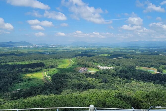 Small Group Tour to DMZ & Suspension Bridge with Hotel Pickup - Dora Observatory: Binoculars and the Visibility Factor