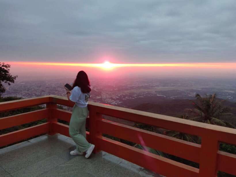 Spiritual Sunrise Wat Doi Suthep, Pha Lat, Alms & Meditation - Key highlights you’ll actually feel in the morning