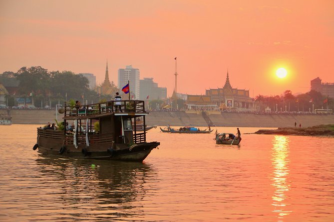 Sunset Cruise with unlimited beer & soft drinks -English speaking guide on board - Key things that make this cruise worth your time