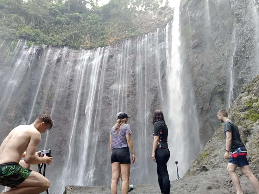 Surabaya or Malang: Tumpak Sewu Bromo & Ijen 3-Day Trip - Day 2: Bromo Sunrise by 4WD, Crater Views, and the Sand Sea