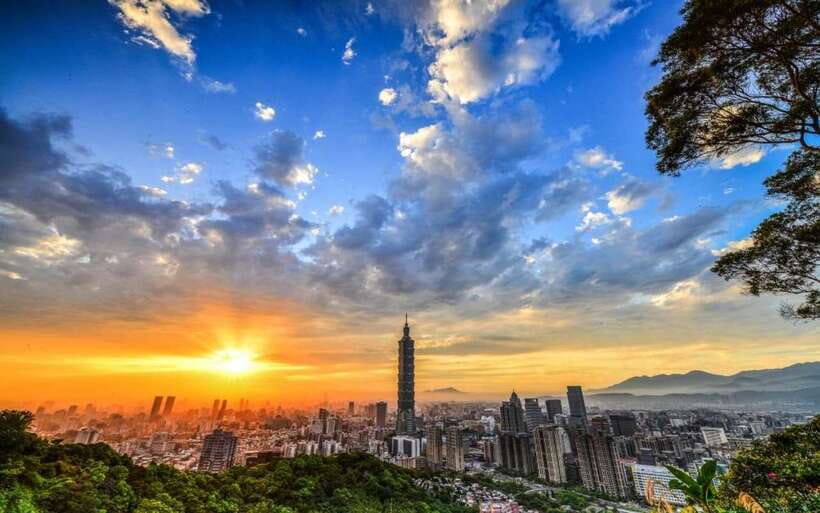 Taipei: Taipei 101 Observatory Deck Ticket - The 37-Second Elevator Ride: Fast, Smooth, and Weirdly Fun