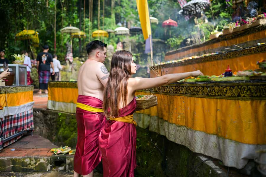 Taman Beji Griya Waterfall: Holy Bathing/Soul Retreat Ritual - Melukat at Taman Beji Griya: What the holy bathing is really about