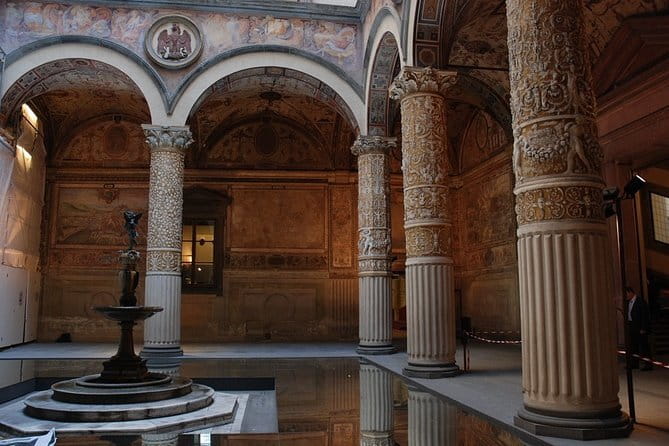 The Best of Florence Walking Tour in a Small Group - San Giovanni start, Ponte Vecchio finish: a smart route for first-timers