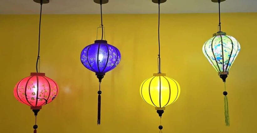 The Lantern Lady: Traditional Lantern Class in Old Town - Choosing Your Lantern: Silk Fabric vs Paper Lantern Float