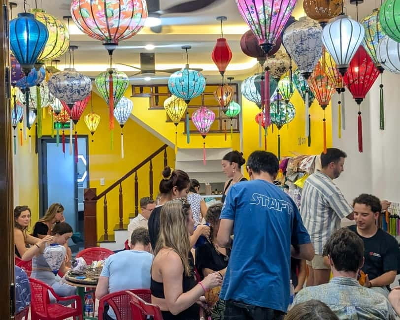 The Lantern Lady: Traditional Lantern Class in Old Town - When This Works Best (And Who Should Skip It)
