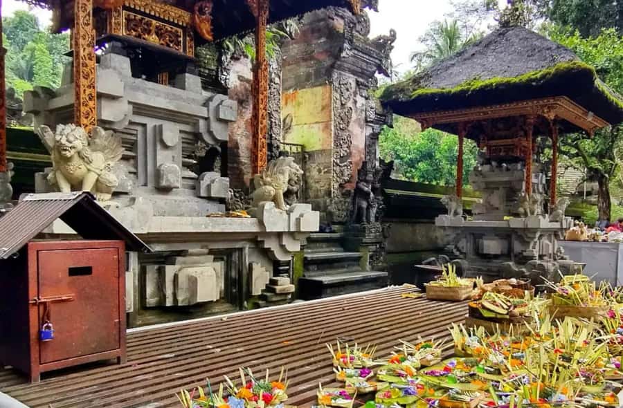 Tirta Empul: Temple Tour with Optional Spiritual Cleansing - Entering Through Candi Bentar and the Nista Mandala Transition Zone