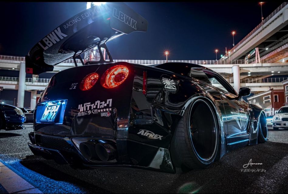 Tokyo Drift: GO Daikoku Car Meet R34 Skyline Car Club - The Core Experience: Riding in a Modified R34 and Joining the Club Lineup