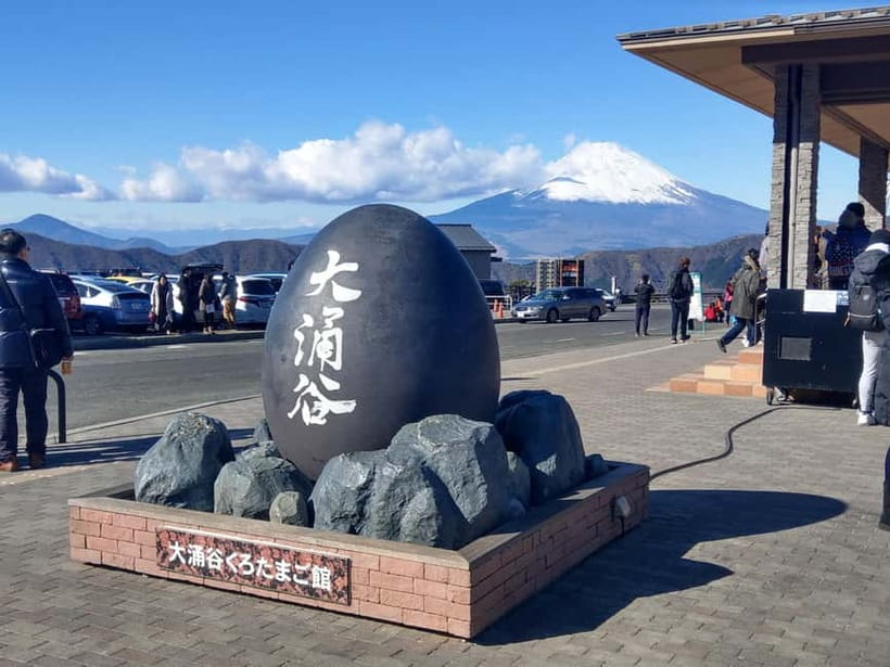 Tokyo: Hakone Fuji Day Tour w/ Cruise, Cable Car, Volcano - Why Hakone feels like a whole different day from Shinjuku