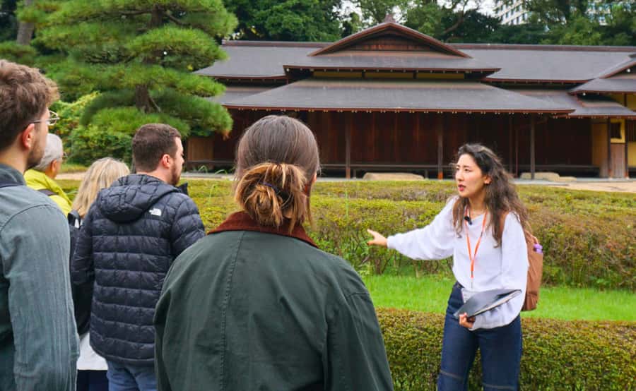 Tokyo: Imperial Palace Japanese History Walking Tour - First Steps at Wadakuramon Fountain Park and the Otemon Gate