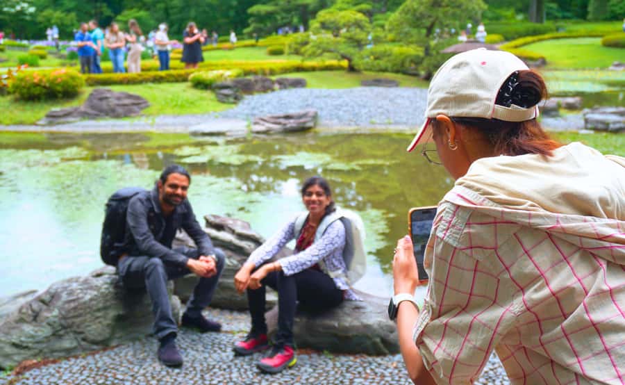 Tokyo: Imperial Palace Japanese History Walking Tour - Price and Value for a $32 Imperial Palace Grounds Tour