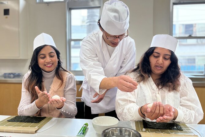 Tokyo Sushi Making Class in Tsukiji with Professional Chef - Fish Disassembly Show and Japanese Knife Talk