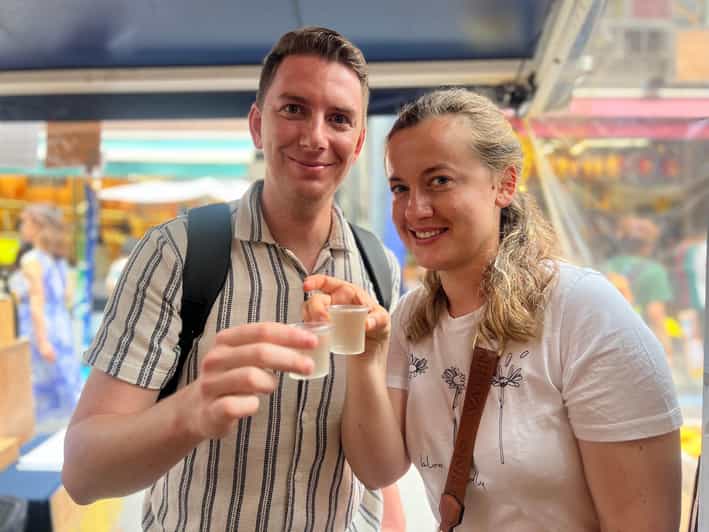 Tokyo: Tsukiji Fish Market Guided Walking Tour - Tsukiji Hongwan-ji Temple: A Calm Start With Meaning