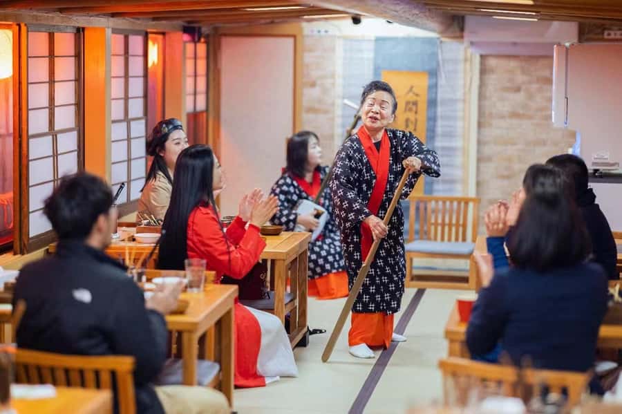 Tokyo: Yakatabune Dinner Cruise with Japanese Show & Drinks - Key things to know before you go