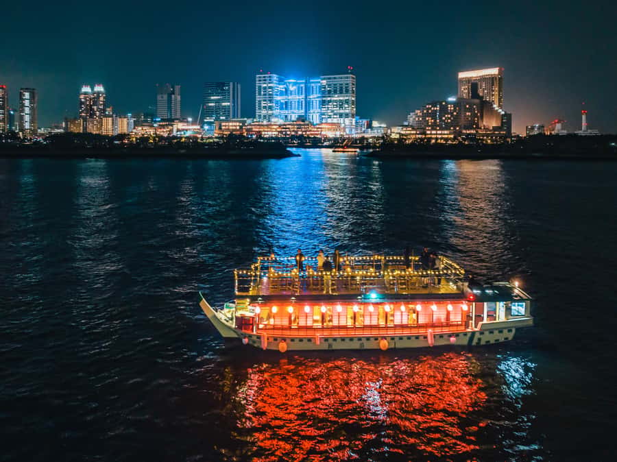 Tokyo: Yakatabune Dinner Cruise with Japanese Show & Drinks - The Suikiyaki Dinner: Hot Pot Comfort on a Boat