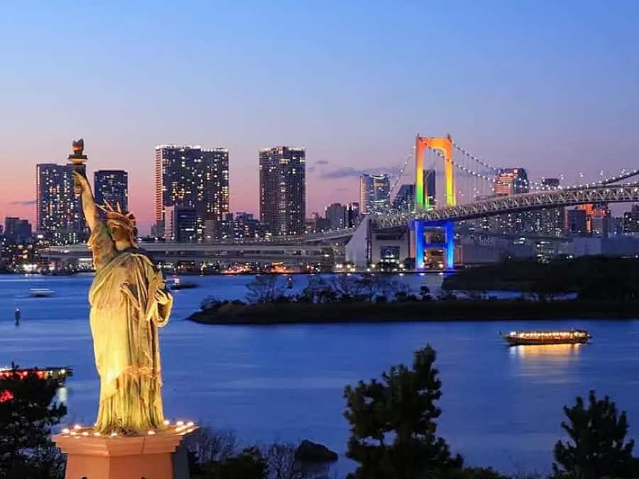 Tokyo: Yakatabune Dinner Cruise with Japanese Show & Drinks - Service That Makes It Feel Easy: Hosts, Communication, and Care
