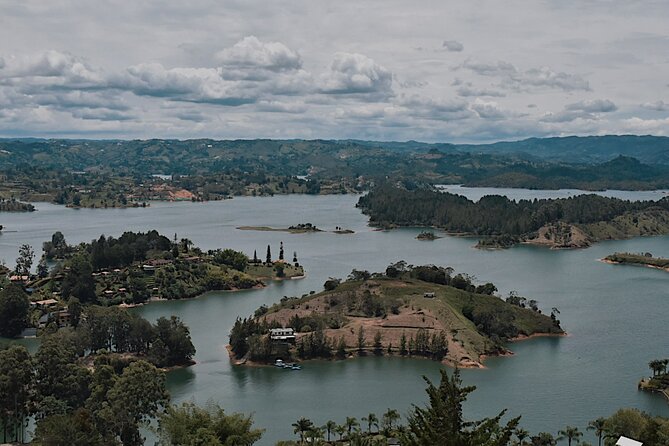 Tour Guatapé - Stop 3: Piedra del Peñol / El Peñol Stone (Expect the Climb)