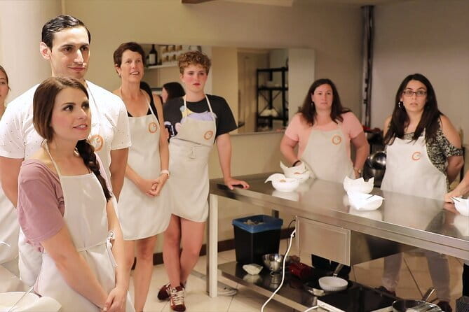 Tuscan Cooking Class and Dinner in Florence - Where You Start: Piazza Santa Trinita and a Walk Across the Arno