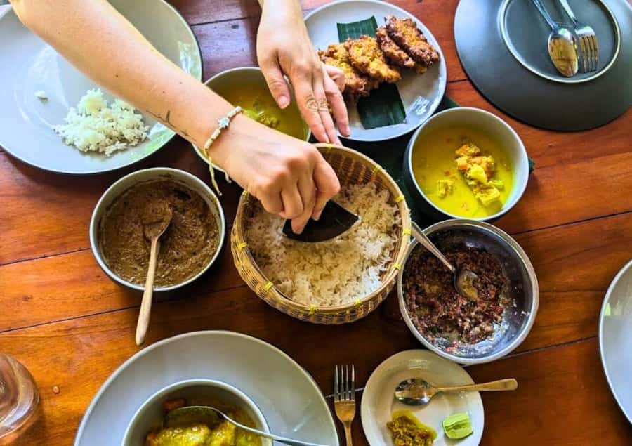 Ubud: Balinese Cooking Class at an Organic Farm - From Ubud market morning to organic farm kitchen