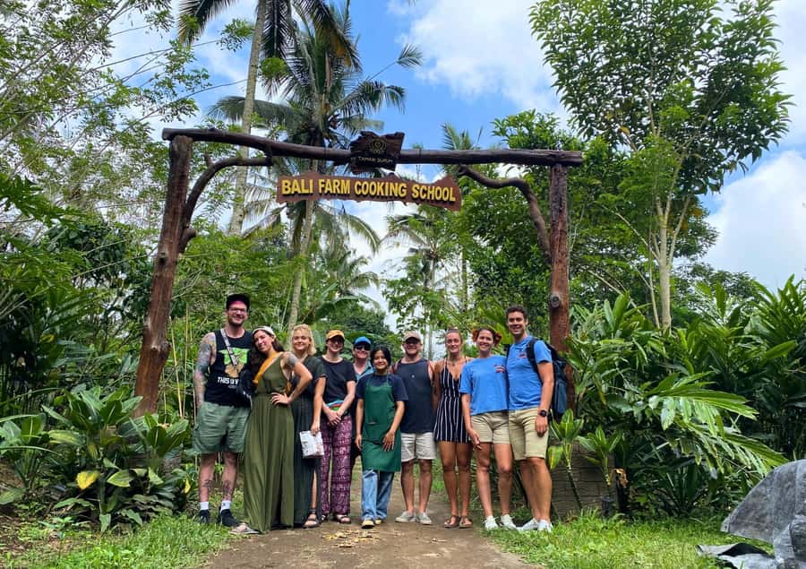 Ubud: Balinese Cooking Class at an Organic Farm - Regular menu: six dishes with classic meat, fish, and spice-paste foundations
