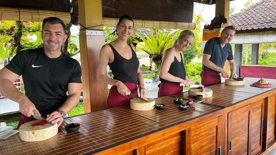 Ubud: Cooking Class with Transfers and Optional Market Visit - Ubud cooking class basics: short, hands-on, and good value