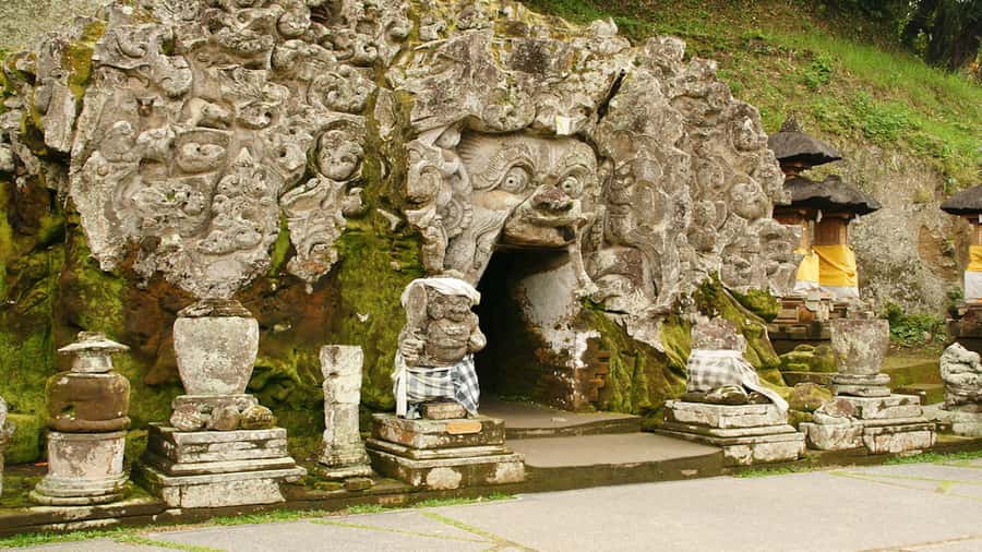 Ubud: Rice Terrace, Waterfall, & Elephant Cave - Tirta Empul, Tampaksiring: why the water ritual is such a big deal