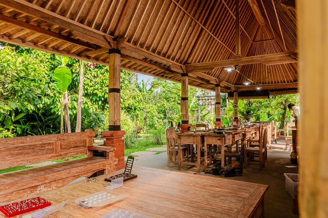 Ubud Silver Class Jewelry making in bali - Start of class: tea, snacks, and choosing your jewelry design