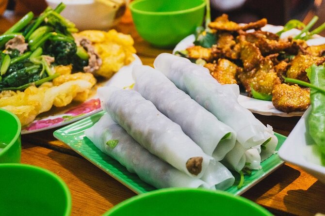Walking Street Food Tour in Hanoi and Train Street - Bun cha, pho bo, banh xeo and the rest: why the menu feels local