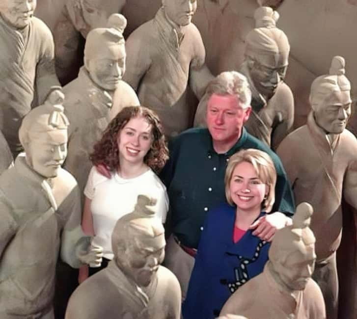 Xi'an: Exclusive Terracotta Army Tour & Local Family Lunch - The English guide effect: what you actually learn while you walk