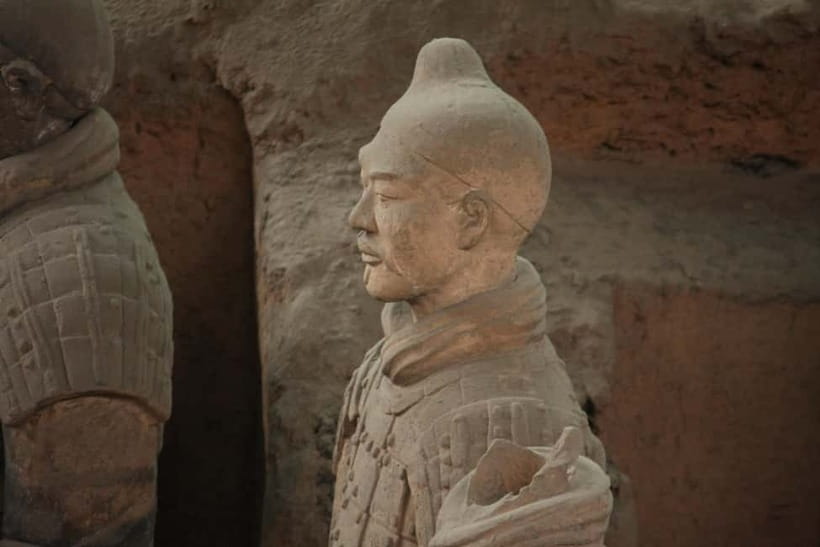 Xi'an: Terracotta Army Mini Group or Private Tour - Skip-the-line entry and guides that keep the day on track