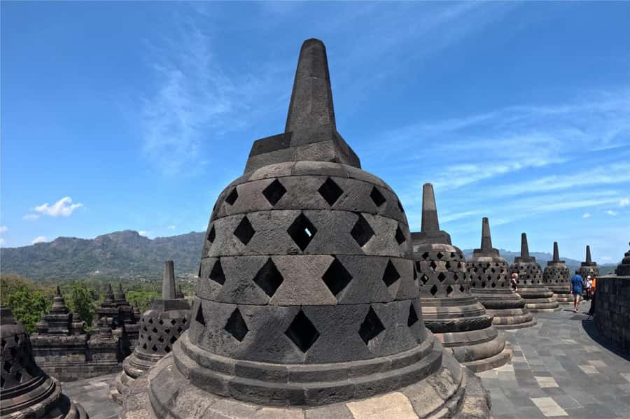 Yogyakarta: Borobudur Climb-up & Prambanan Temple Day Tour - Key highlights you’ll actually feel on the day