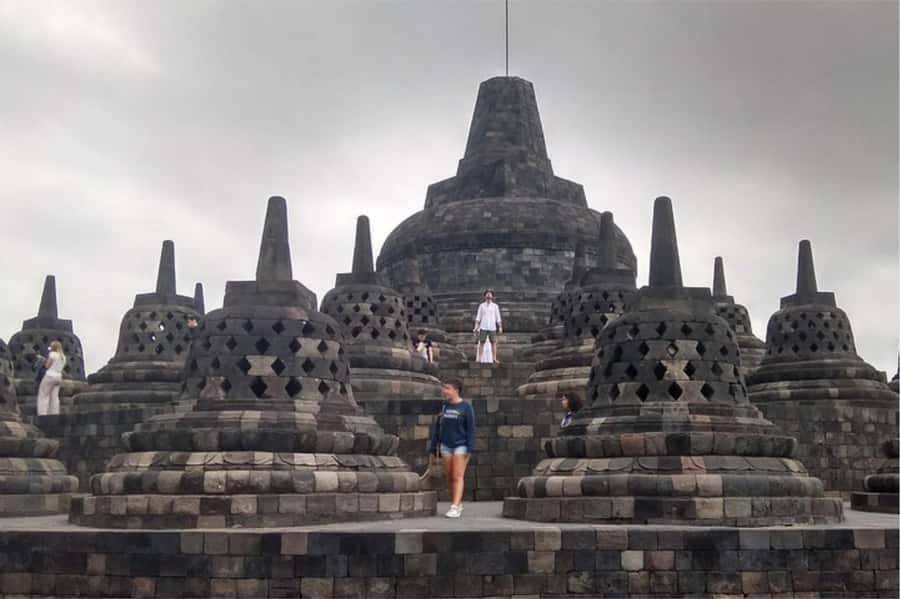 Yogyakarta: Borobudur Climb-up & Prambanan Temple Day Tour - Practical tips before you go: what to pack and how to plan your day