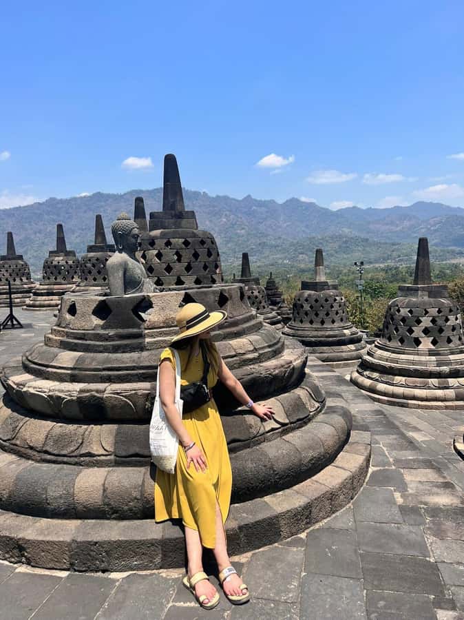 Yogyakarta: Borobudur ClimbUp (sunrise option) & Prambanan - Getting from Yogyakarta without wasting your morning