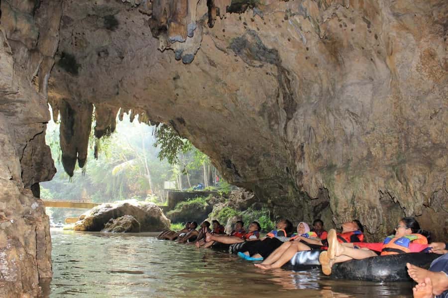 Yogyakarta: Jomblang Cave and Pindul Cave all inclusive Trip - Water levels, jumps, and how active Pindul really is