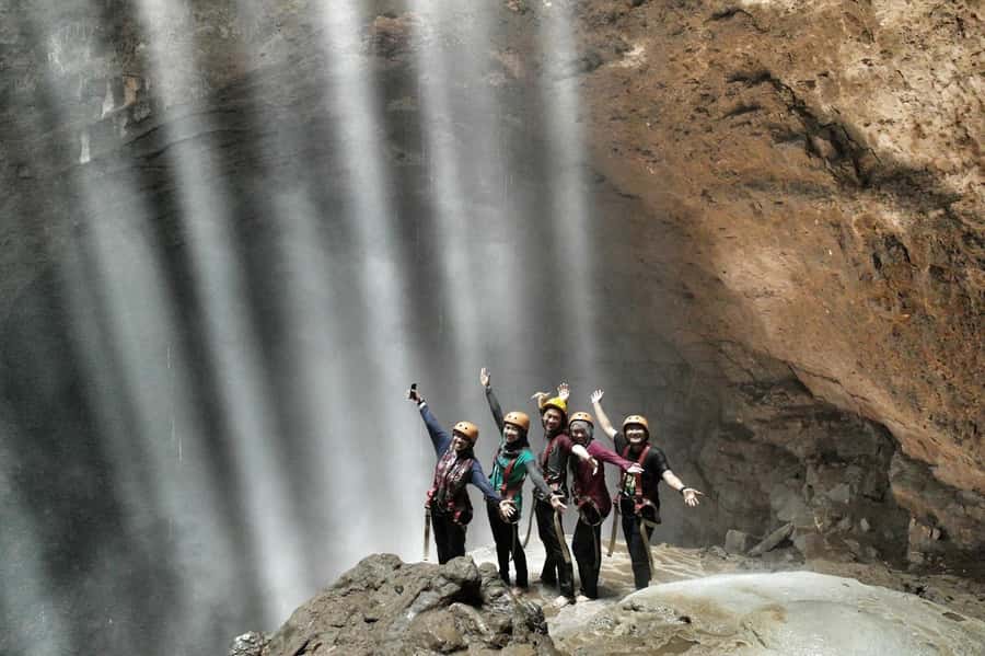 Yogyakarta: Jomblang Cave and Pindul Cave all inclusive Trip - Included meals, drinks, and the “all-inclusive” value