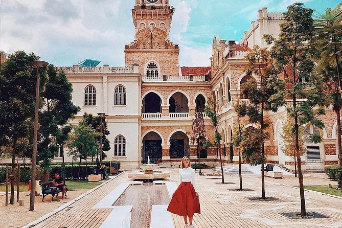 ️ Kuala Lumpur Instagram Tour: Most Famous Spots (Private & All-Inclusive) - Stop 2: Merdeka Square and the lawn break for skyline photos